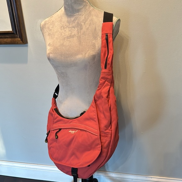 Eddie Bauer deep pinkcanvas crossbody EUC - Picture 4 of 13